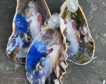 Piatto di conchiglie di ostriche con decoupage raffigurante Afrodite: ornamento della dea greca