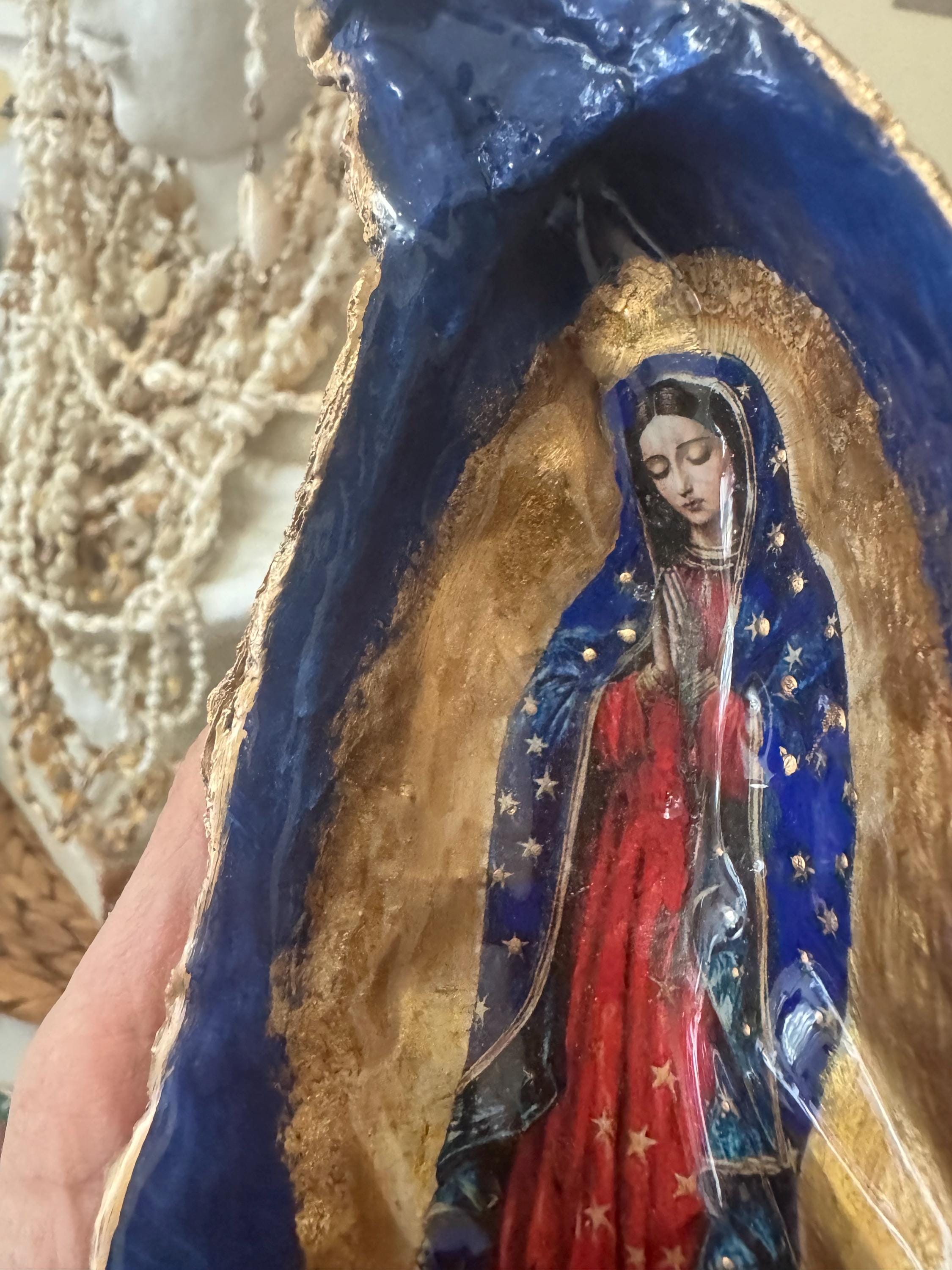 Virgin Mary Shell Decoupage Oyster Shell Trinket Dish: Virgin Mary De Guadalupe, Gold ...