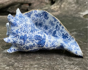 Decoupage Shell: Blue Floral Pattern, Gold Trim - Home Decor (6 inch)