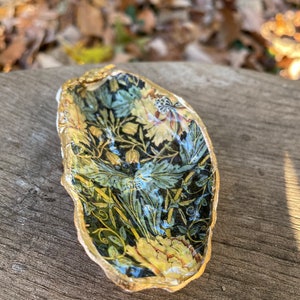 Wiliam Morris, Floral Pattern, Art Nouveau, Oyster Shell, Oyster, Decoupage Shell, Trinket Dish, Decoupage Trinket Dish, Home Decor,