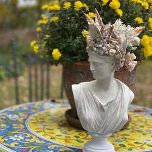 Handgefertigte Venus Büste Skulptur: Decoupage Muschel-Kunst, Koralle Krone
