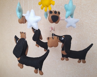 Móvil para bebé con diseño de perro salchicha, decoración de fieltro para habitación infantil