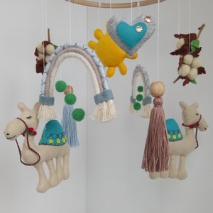 Safari kwekerij mobiel, baby mobiel neutraal, Camel baby mobiel, wieg mobiel, baby shower cadeau, Boho baby mobiel, Arabian Vibe baby mobiel