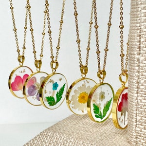 Real Birth Flower Pendant Necklace on 19 IN Gold Bead Chain - Magnifying Glass with Pressed Flowers in Clear Acrylic Resin - Valentine Gift