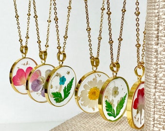 Real Birth Flower Pendant Necklace on 19 IN Gold Bead Chain - Magnifying Glass with Pressed Flowers in Clear Acrylic Resin - Valentine Gift