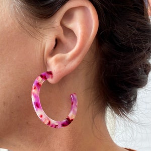 Colorful Acrylic Hoop Earrings Multicolor Tortoise Shell Resin Hoops Pink White Purple Black Lucite Earrings Large 2 Hoop Earrings image 3