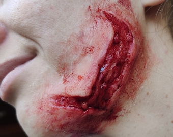 Silicone Prosthetic SFX Wound #39 (big laceration) | Latex-free | For movies, TV, photoshootings, Halloween and more ... | Beginner friendly