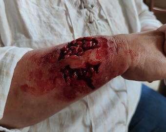 Silicone Prosthetic SFX Wound #57 (bite wound) | Latex-free | For movies, TV, photoshootings, Halloween and more ... | Beginner friendly