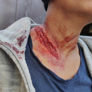 Silicone Prosthetic SFX Wound #38 (big laceration) | Latex-free | For movies, TV, photoshootings, Halloween and more ... | Beginner friendly