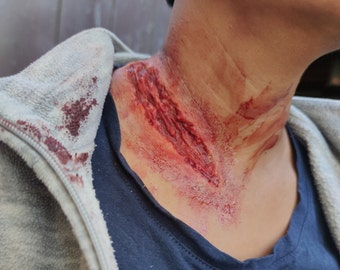 Silicone Prosthetic SFX Wound #38 (big laceration) | Latex-free | For movies, TV, photoshootings, Halloween and more ... | Beginner friendly
