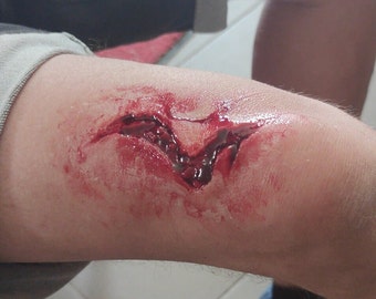 Silicone Prosthetic SFX Wound #46 (big laceration) | Latex-free | For movies, TV, photoshootings, Halloween and more ... | Beginner friendly