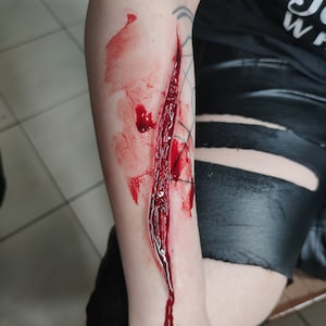 Silicone Prosthetic SFX Wound #11 (big slit) | Latex-free | For movies, TV, photoshootings, Halloween and more ... | Beginner friendly