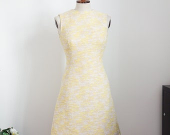 60s dress made of structured fabric, in cream and yellow