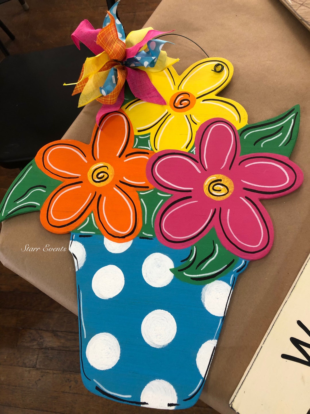 Pot of Flowers Door Hanger. Spring Door Hanger. Summer Door Hangers. Bouquet of Flowers Door