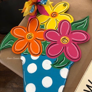 Pot of flowers door hanger. Spring door hanger. Summer door hangers. bouquet of flowers door decor. Flower pot door hanger. Mothers day gift