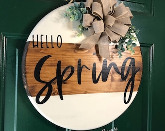 Hello Spring-deurhanger. Voorjaarsversieringen. Deurdecoratie lente. Lentedecor. Deurhangers boerderij. Hallo lenteborden Decoratie voordeur