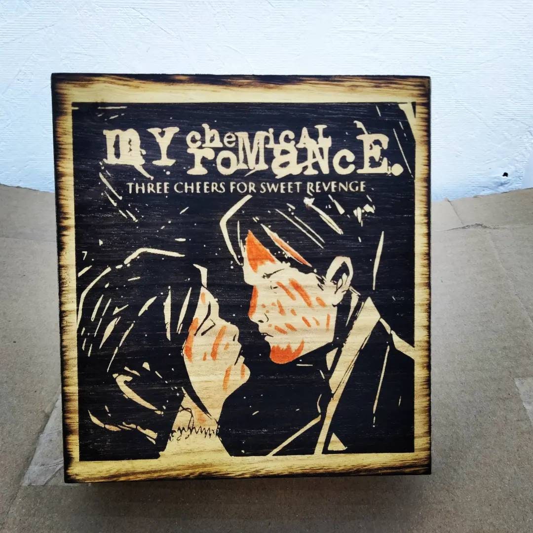 新品未開封 マイケミカルロマンス　My Chemical Romance BOX Amazon.co.jp: The Black Parade: ミュージック
