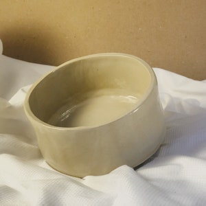 Handmade Minimalistic Ice Cream Bowl / Small And Simple Stoneware Pinch Bowl / Light Cream Bowl For Dips / Handmade Pottery