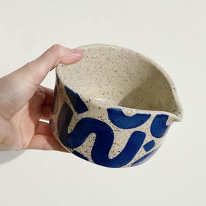 Handmade Colorful Speckled Stoneware Matcha Bowl: Bright Blue Scribble Design Ceramic Chawan with Spout