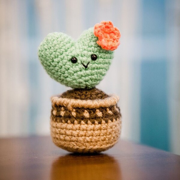 Amigurumi Crochet Pattern (PDF in English): Crochet Heart Cactus, Crochet Hoya Kerii, Amigurumi Cactus, Crochet Succulent, Crochet Plant