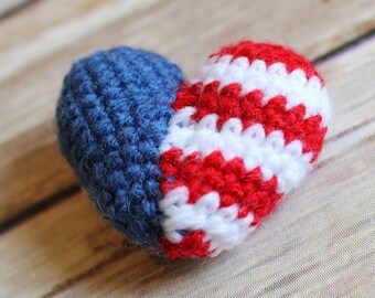 Amigurumi Crochet Pattern (PDF en anglais) : Coeur de drapeau américain, coeur de bannière étoilée, coeur rouge blanc et bleu, étoiles et rayures