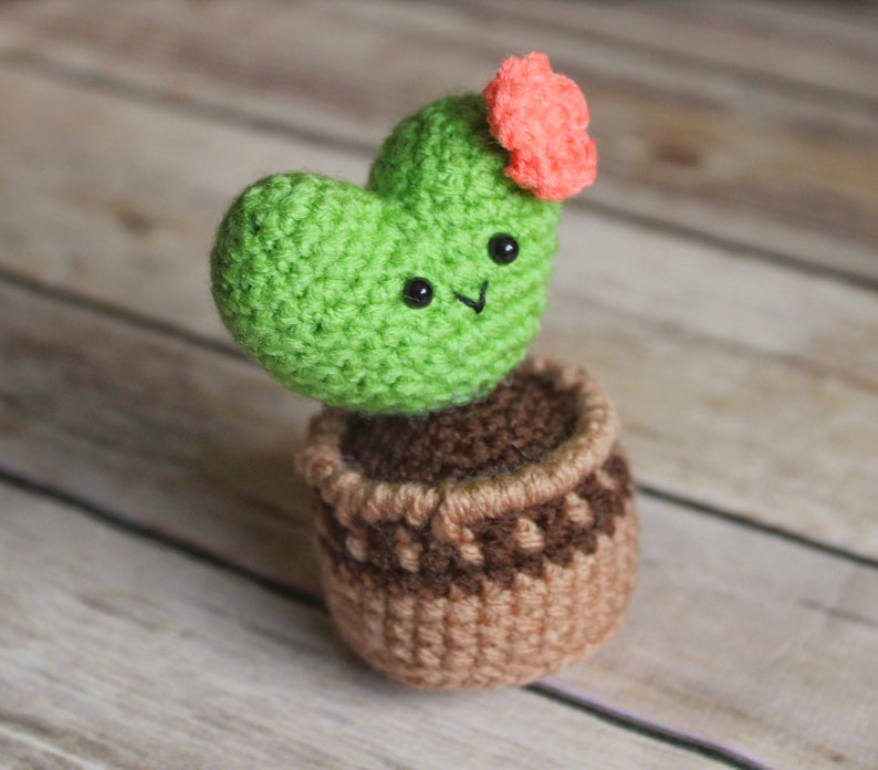 Amigurumi Crochet Pattern PDF in English: Crochet Heart Cactus, Crochet Hoya Kerii, Amigurumi Cactus, Crochet Succulent, Crochet Plant image 4