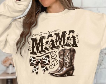 Western Cowgirl Mama PNG, Retro Cowhide Mama Design, Digitaal bestand, Country Mama Sublimatie, Westernlaarzen PNG, Koeienprint Bow PNG, Transfer