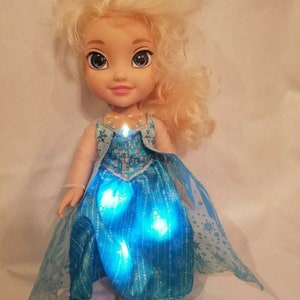 Jakks Pacific Disney Frozen 14" Talking and Singing Elsa Doll image 5