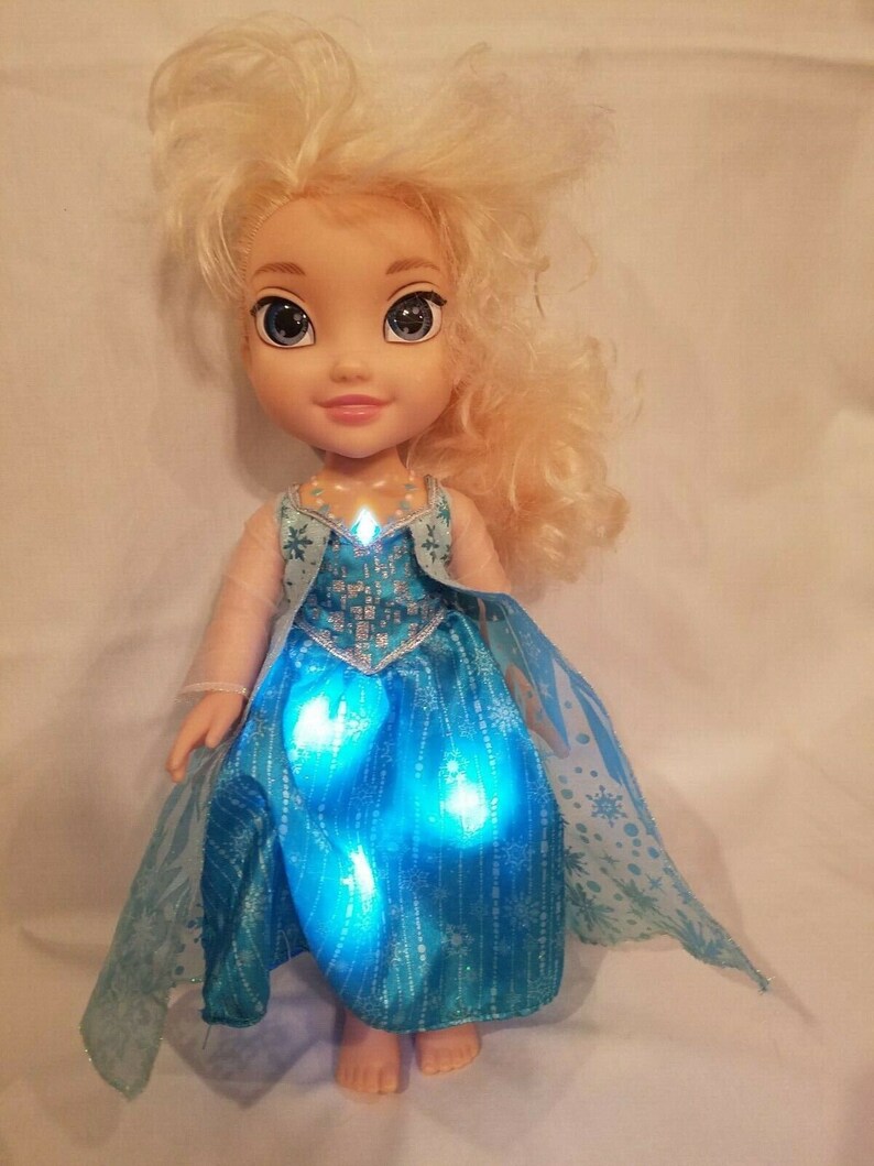 Jakks Pacific Disney Frozen 14" Talking and Singing Elsa Doll image 5