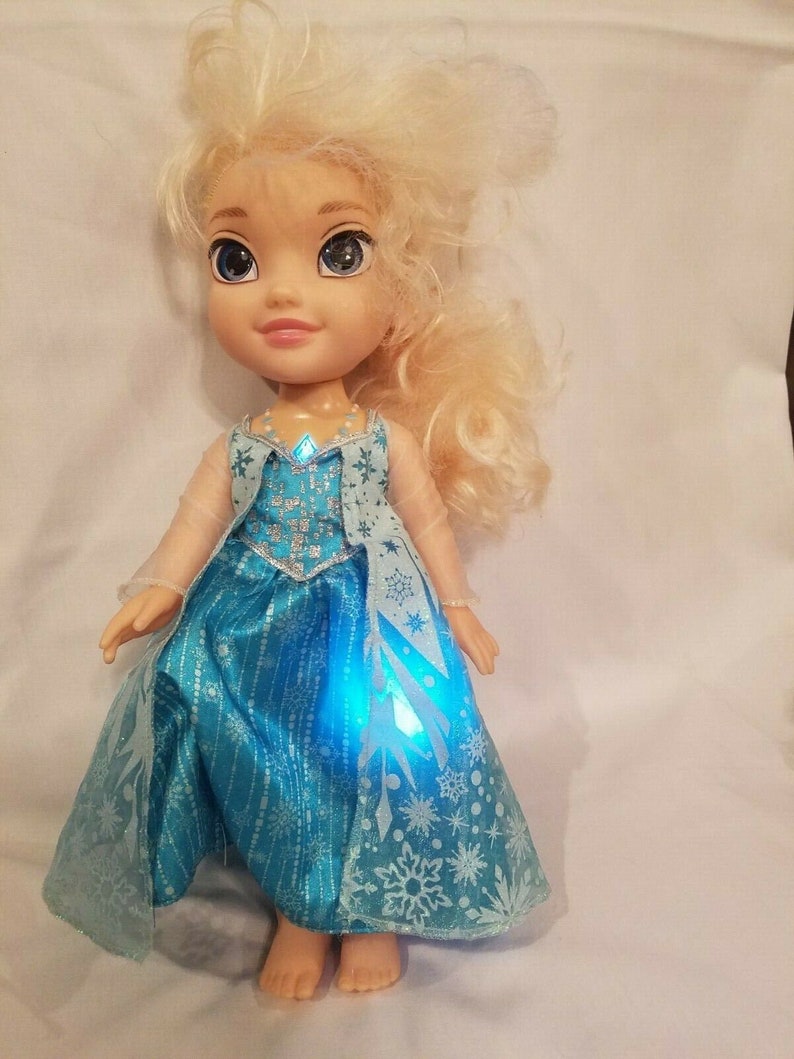 Jakks Pacific Disney Frozen 14" Talking and Singing Elsa Doll image 8