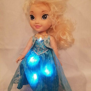 Jakks Pacific Disney Frozen 14" Talking and Singing Elsa Doll image 4