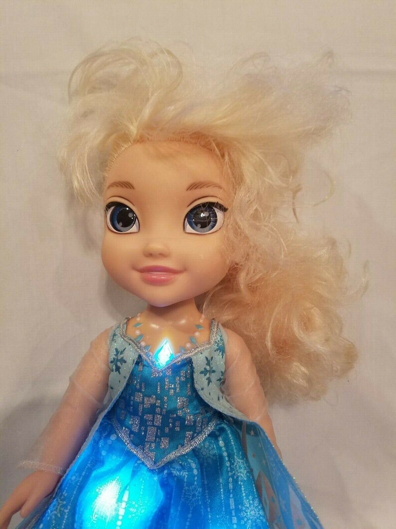 Jakks Pacific Disney Frozen 14" Talking and Singing Elsa Doll image 6