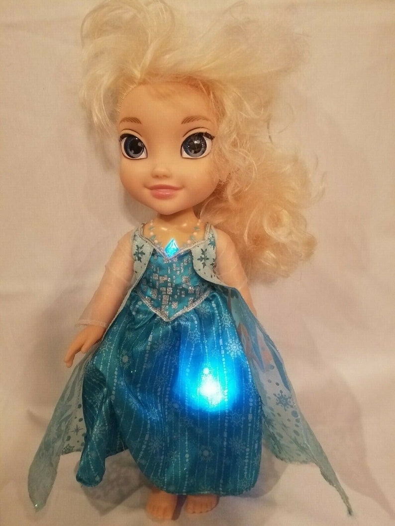 Jakks Pacific Disney Frozen 14" Talking and Singing Elsa Doll image 1