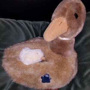 Applause Daphne Duck w/ Duckling Plush 11&quot; x 11&quot; x 8&quot; 1986
