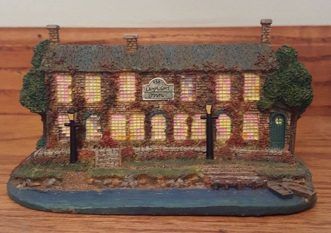 Lamplight Inn sculpture by Thomas Kinkade 1997 Etsy