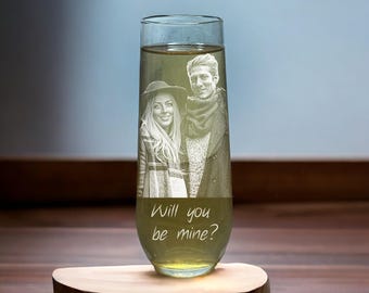 Custom Engraved Stemless Flutes – Personalized Pet Photo, Family Picture or Bridesmaid Gift, Champagne Glass Set