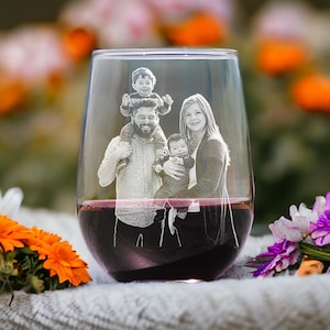 Custom Etched Photo Stemless Wine Glass , Personalized Stemless Etched Wine Glass, Christmas Glass Gift, Engraved Wine Glass, Father, Mother