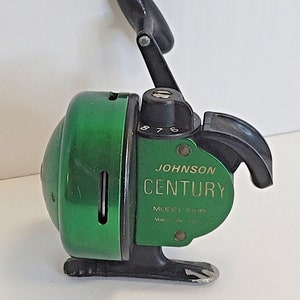 Vintage Johnson Century Model 100B Fishing Reel - Made in USA Green Black