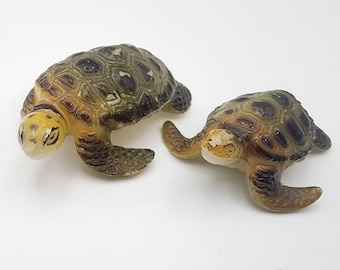 Conjunto de 2 tortugas marinas de celuloide vintage de la década de 1950.