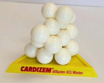 Raro Vintage 1991 Paperweight Desk Art Sculpture Cardizem Medical Pharma Promo