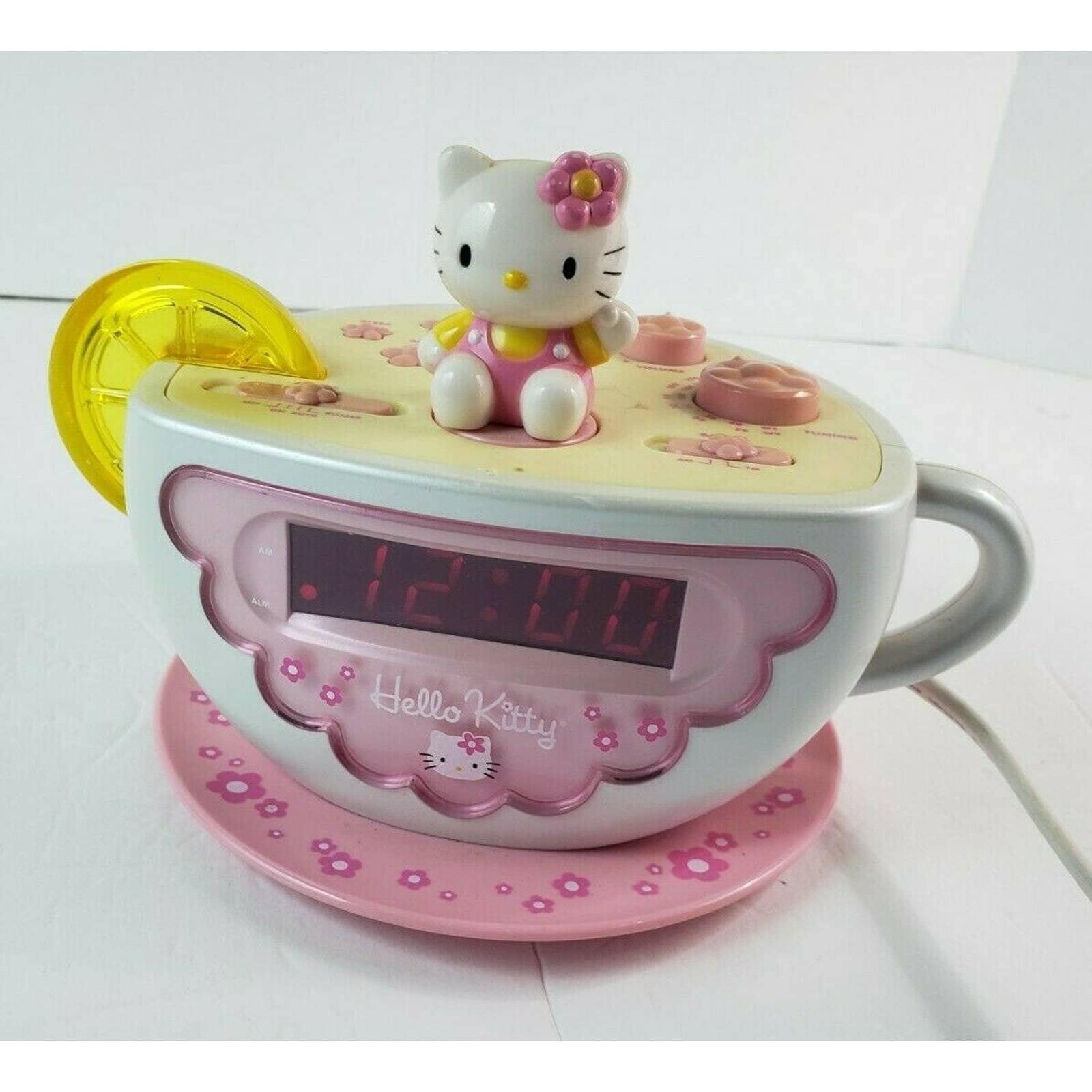 Hello Kitty HK155 Teacup Alarm CLOCK RADIO With Lemon Night Light Tested &  Working 