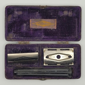 Antique Vtg Gillette Pocket Edition Safety Razor with Original Silver Plate Case