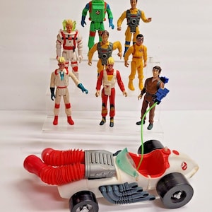 Lot of 8 Ghostbusters Figures Kenner 1980&#39;s Vintage & Ecto 500 Egon Venkman