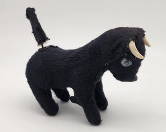 Vintage Wind-Up Toy Black Fur Flocked Bull Spinning Tail black Eyes Kinda Works 5.5"