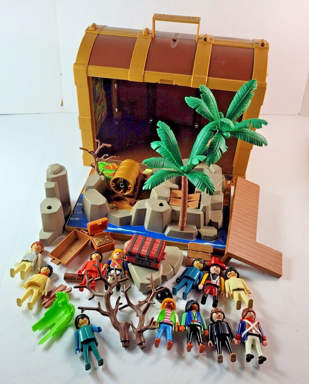 PLAYMOBILE 5737 Treasure Chest PIRATE Treasure Play Set Carry Case