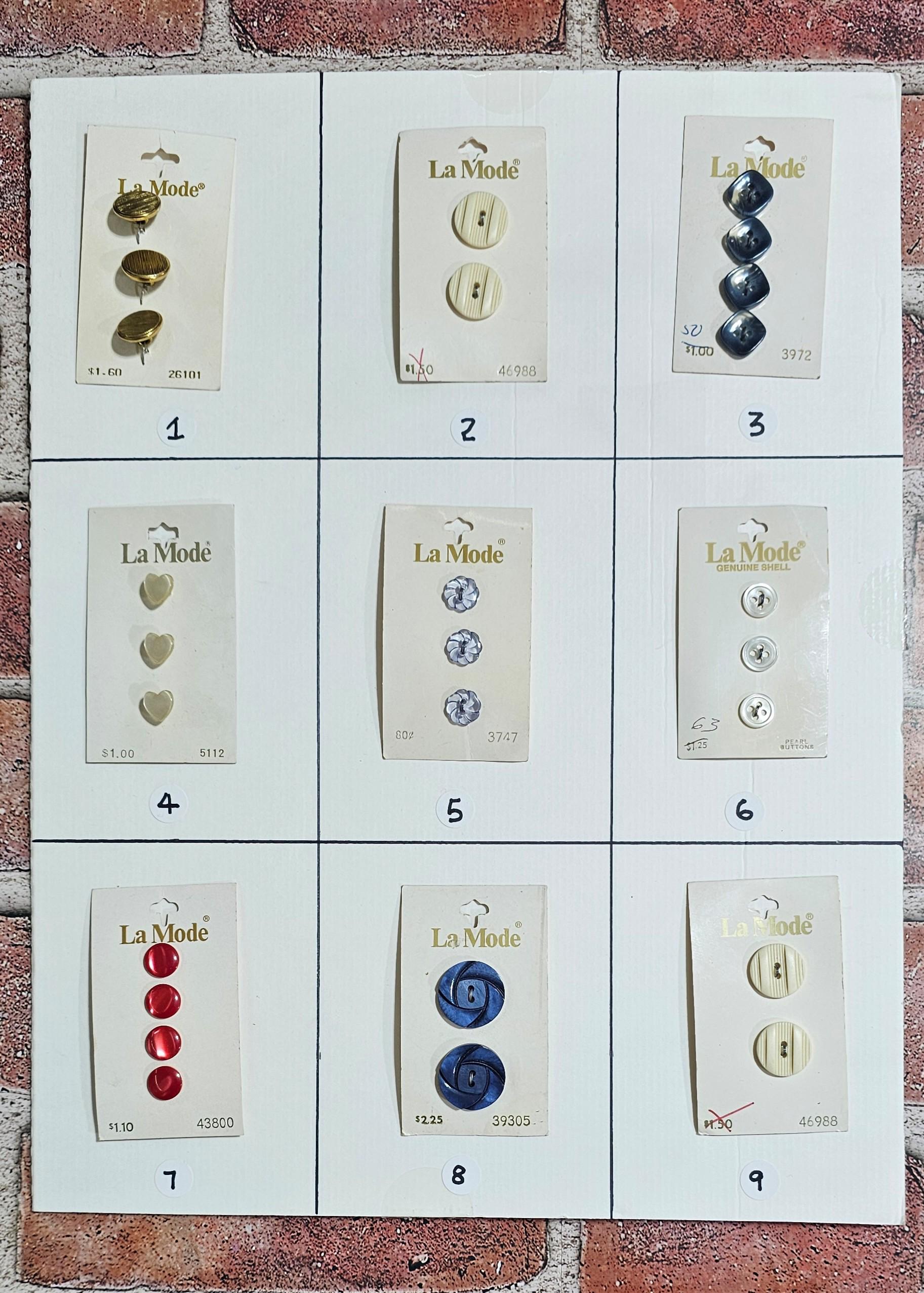 Buttons La Mode Ocean Pearl Schwanda Vintage