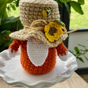 little gnome hat with sunflower