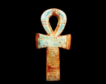 アンク。生命の鍵。アンク・ラー。力と活力の象徴。エジプト十字架