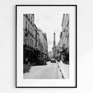 Rue Saint-Dominique BW | Impression photo | Photographie de voyage | Art du voyage | Décoration murale | Paris | Art européen