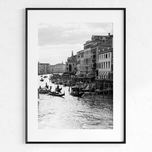 BW Venedig Kanal Rechts | Fotodruck | Reisefotografie | Reisekunst | Wanddeko | Venedig | Italien | Europa Art